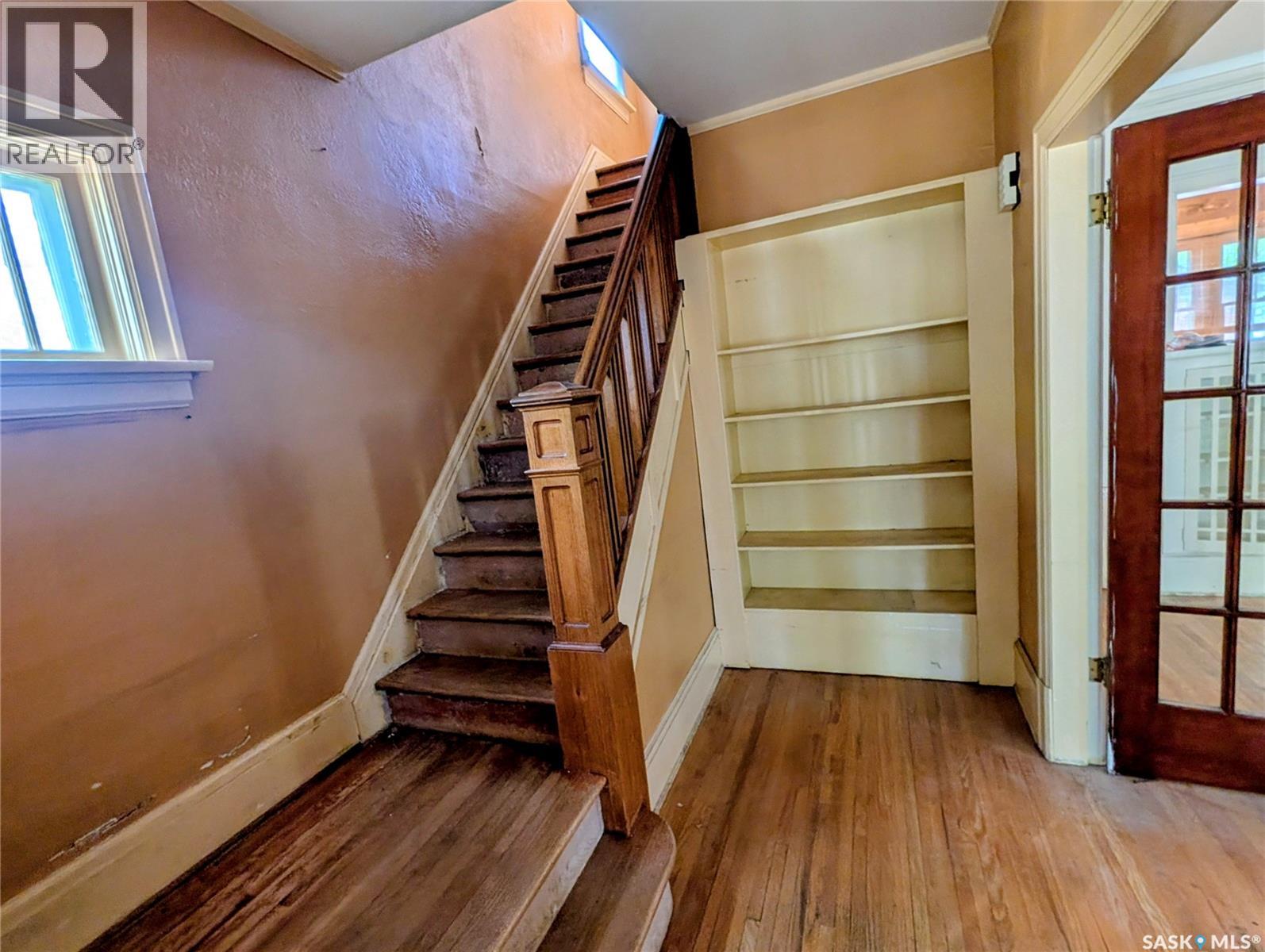 2029 Elphinstone Street, Regina, Saskatchewan  S4T 3N5 - Photo 2 - SK039314