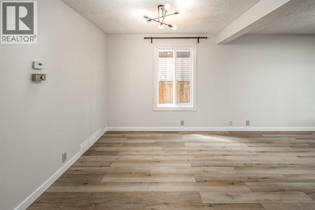 200 Edgedale Way Nw, Calgary, Alberta  T3A 2P9 - Photo 13 - A2317168
