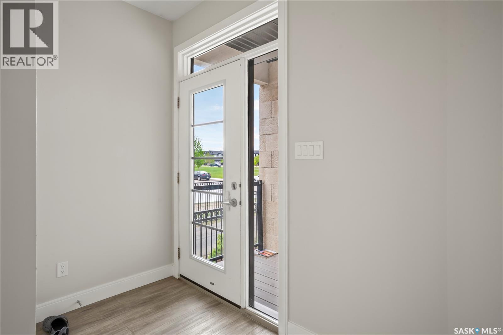 3312 Crosbie Crescent, Regina, Saskatchewan  S4V 3S4 - Photo 3 - SK038997