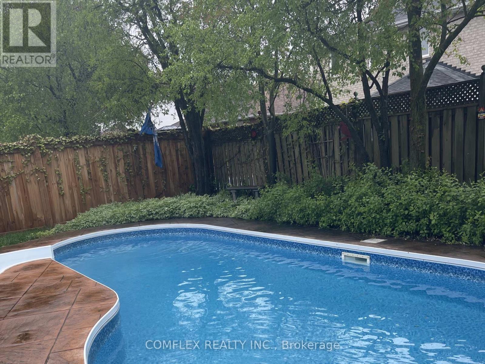 1045 Beaver Valley Crescent E, Oshawa, Ontario  L1J 8N2 - Photo 6 - E13438306