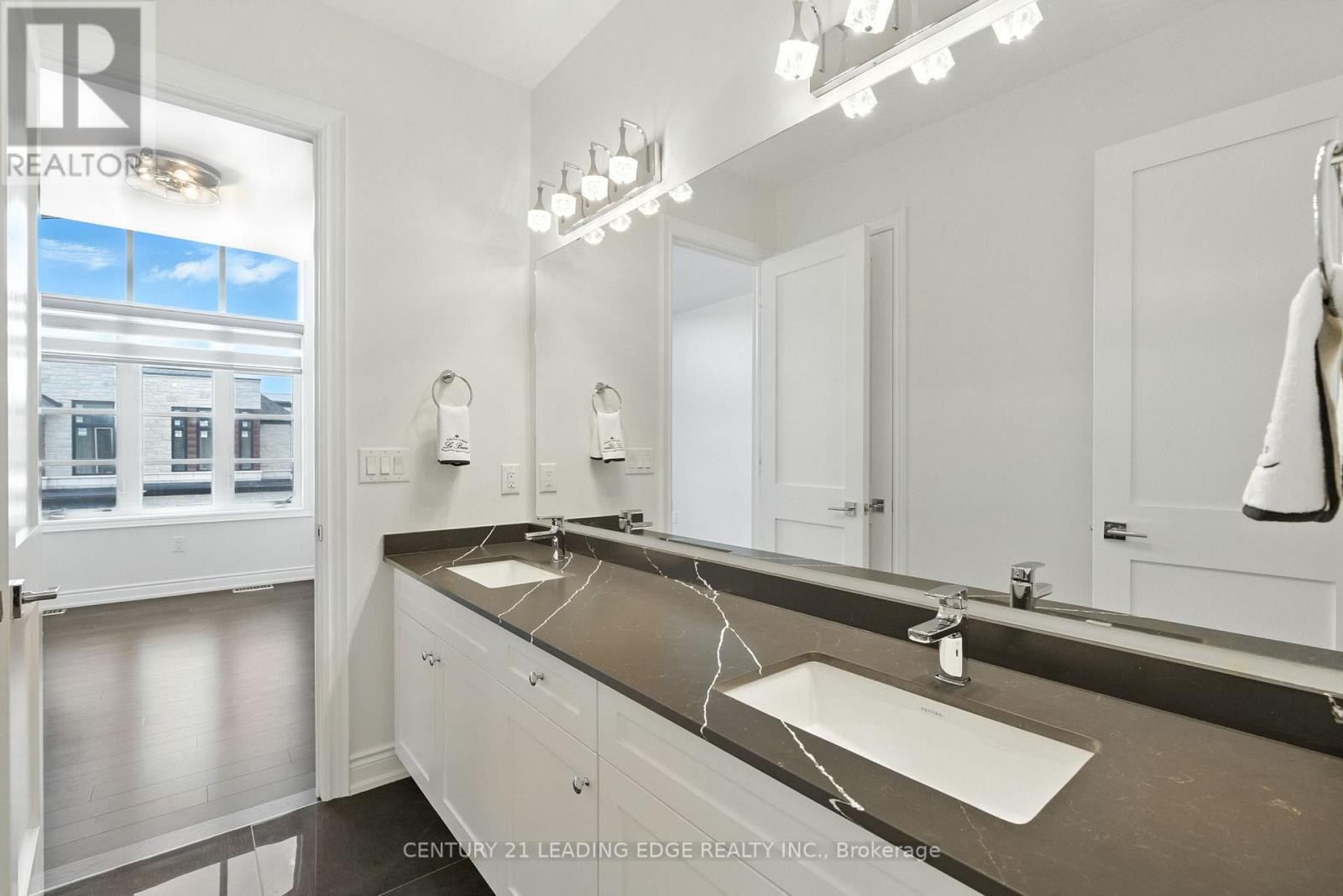 3239 Millicent Avenue, Oakville, Ontario  L6H 0V8 - Photo 27 - W12934324