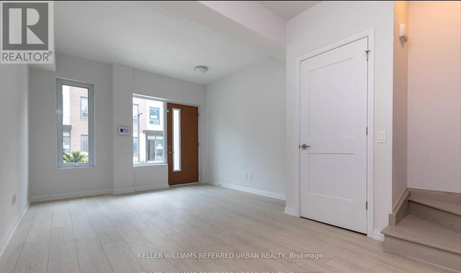 Th23 - 1030 Portage Parkway, Vaughan, Ontario  L4K 0K3 - Photo 4 - N13440514