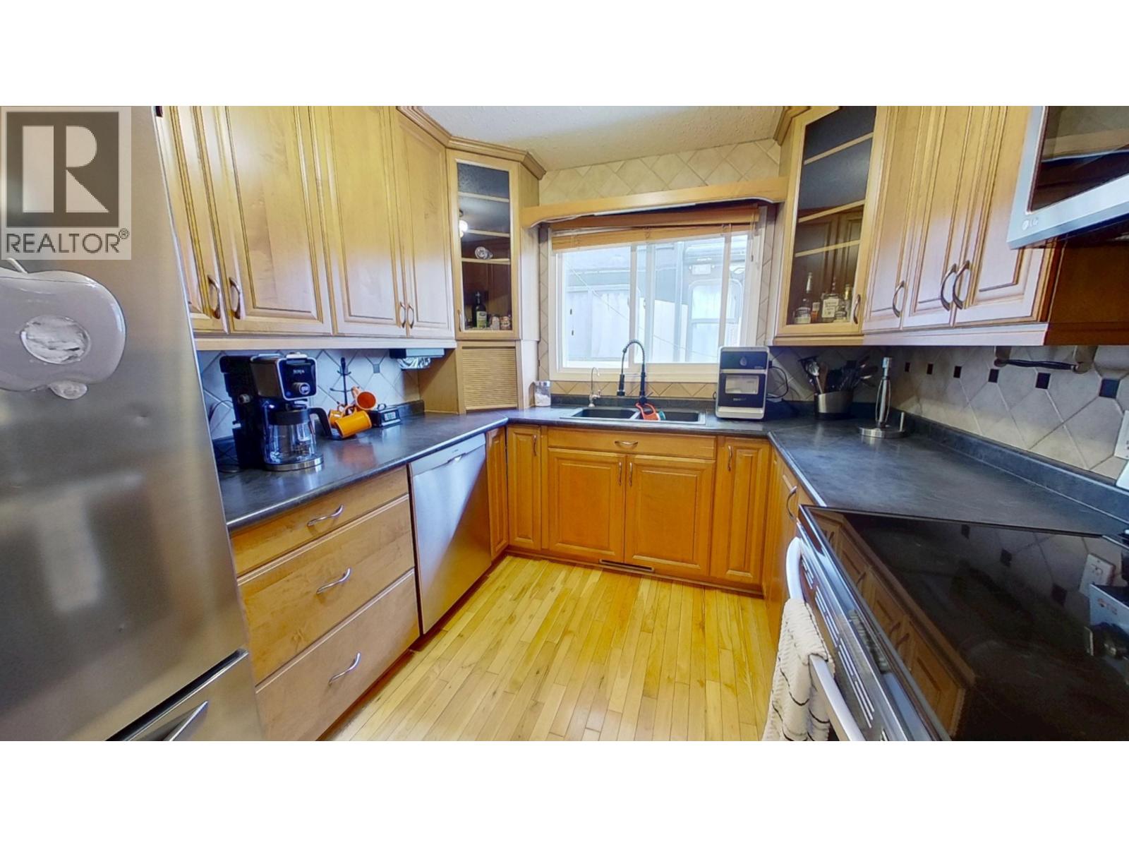 9719 105 Avenue, Fort St. John, British Columbia  V1J 2L9 - Photo 5 - R3135549
