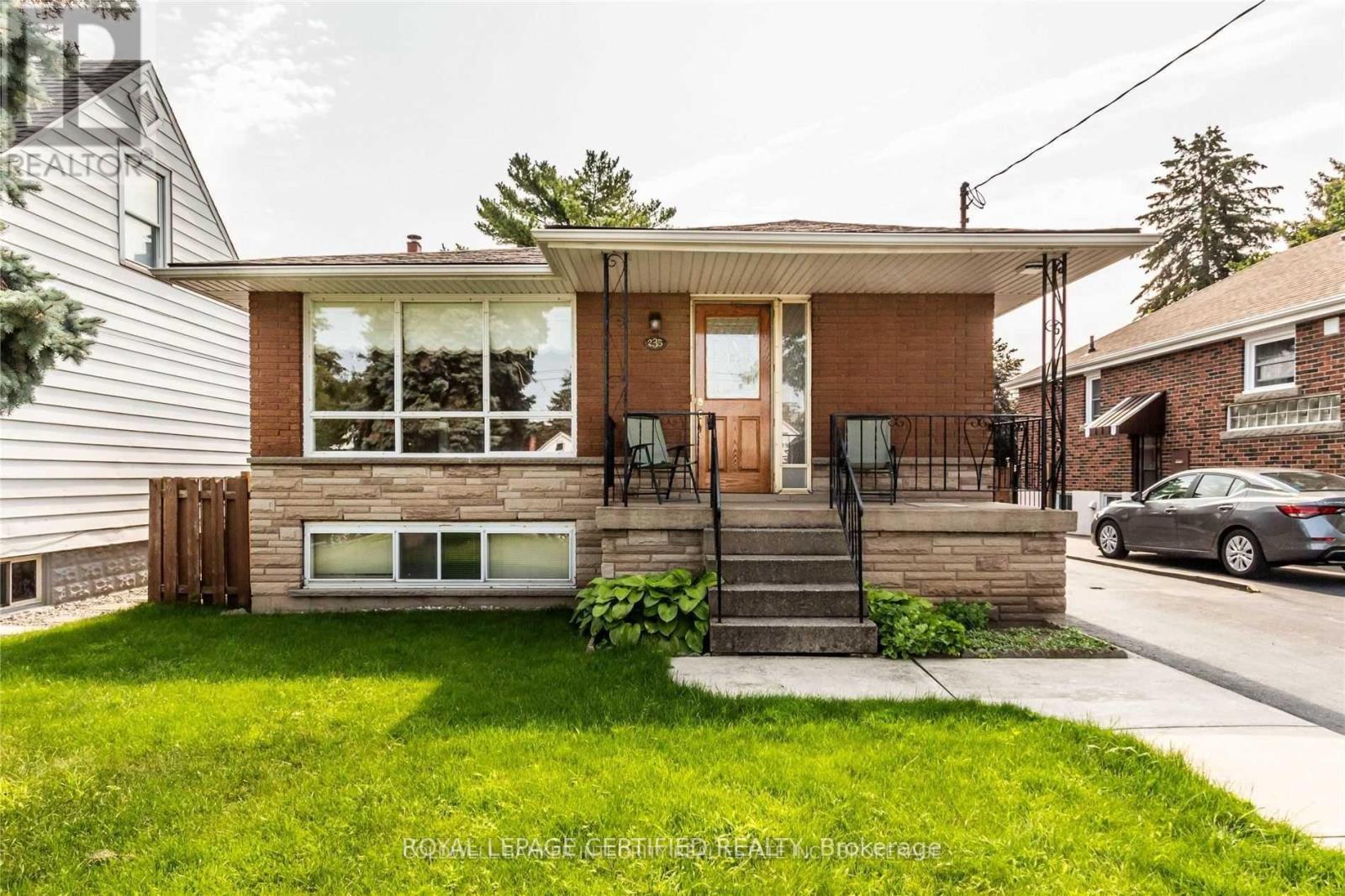 235 WALTER AVENUE S, Hamilton, Ontario