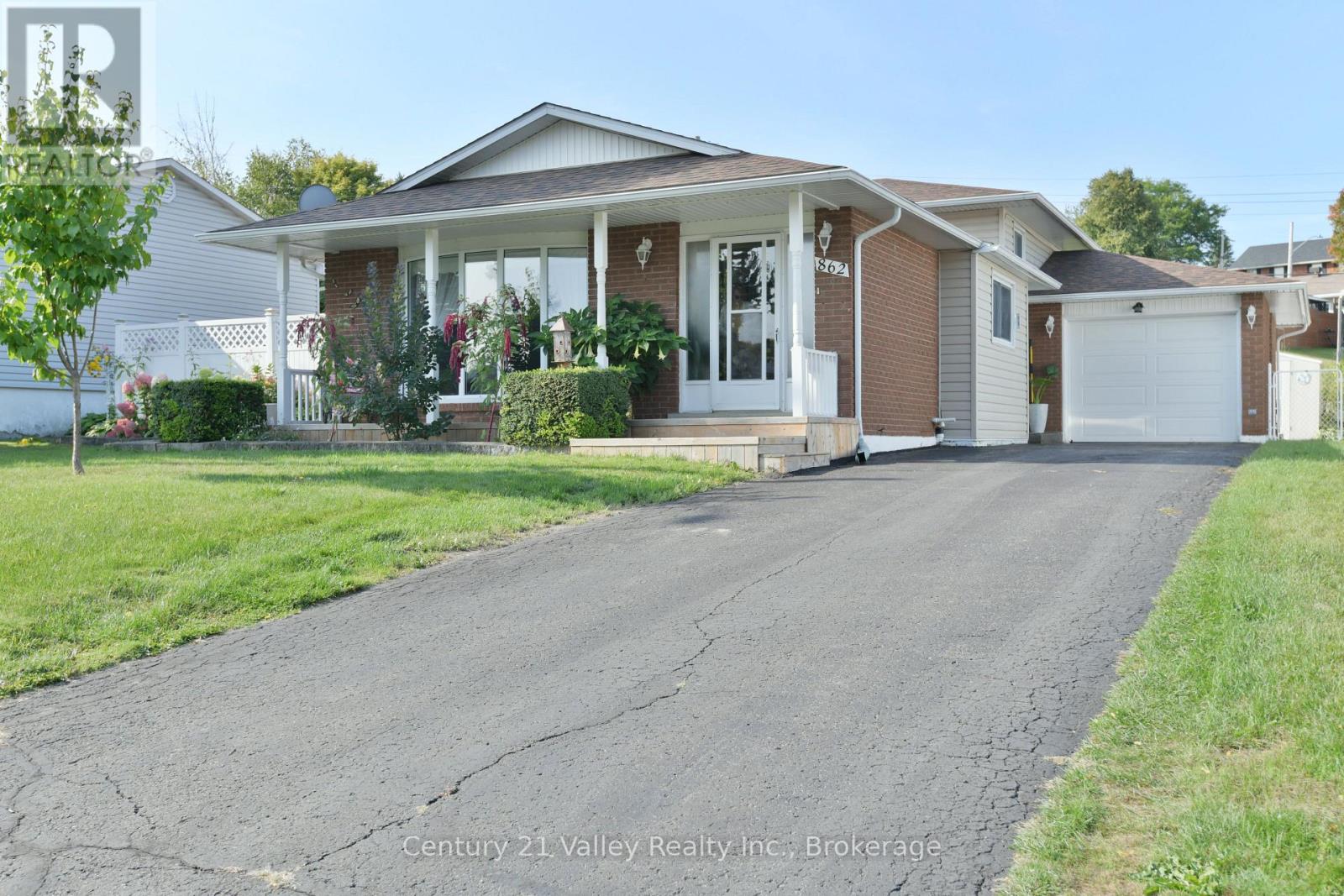 862 KEDROSKY DRIVE, Renfrew, Ontario
