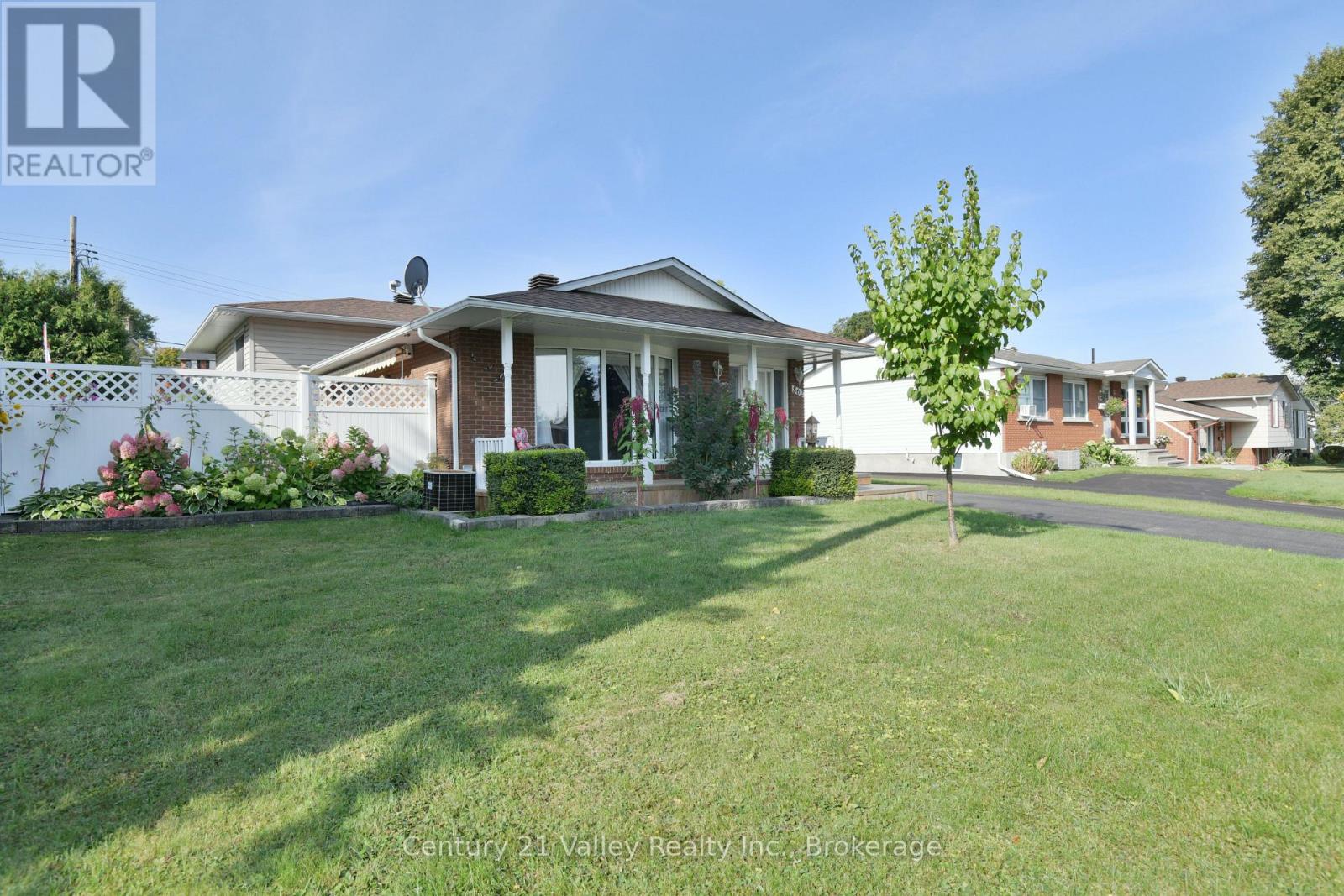 862 Kedrosky Drive, Renfrew, Ontario  K7V 4E2 - Photo 3 - X12988336