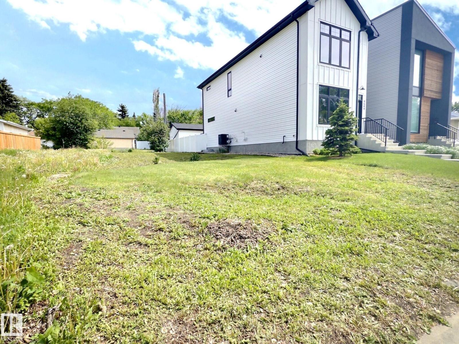 9551 85 ST NW, edmonton, Alberta