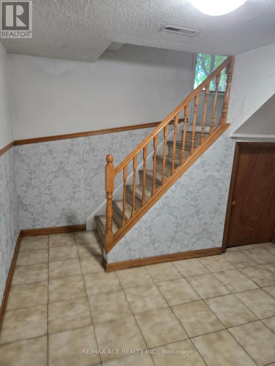 Bsmt - 45 Wheelwright Crescent, Toronto, Ontario M3N 1V2 - Photo 6 - W13440542
