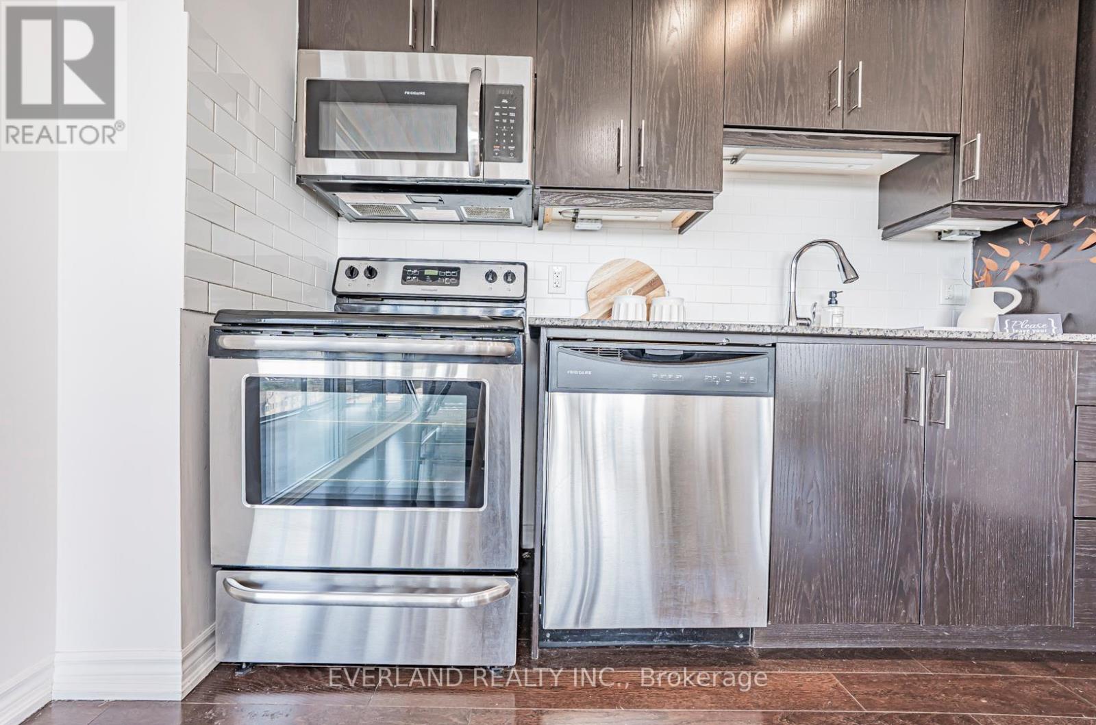 834 - 15 James Finlay Way, Toronto, Ontario  M3M 0B3 - Photo 9 - W13440578