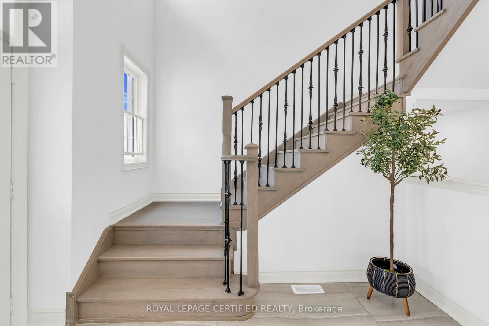 4072 Hillsborough Crescent, Oakville, Ontario  L6H 3P8 - Photo 32 - W13440590