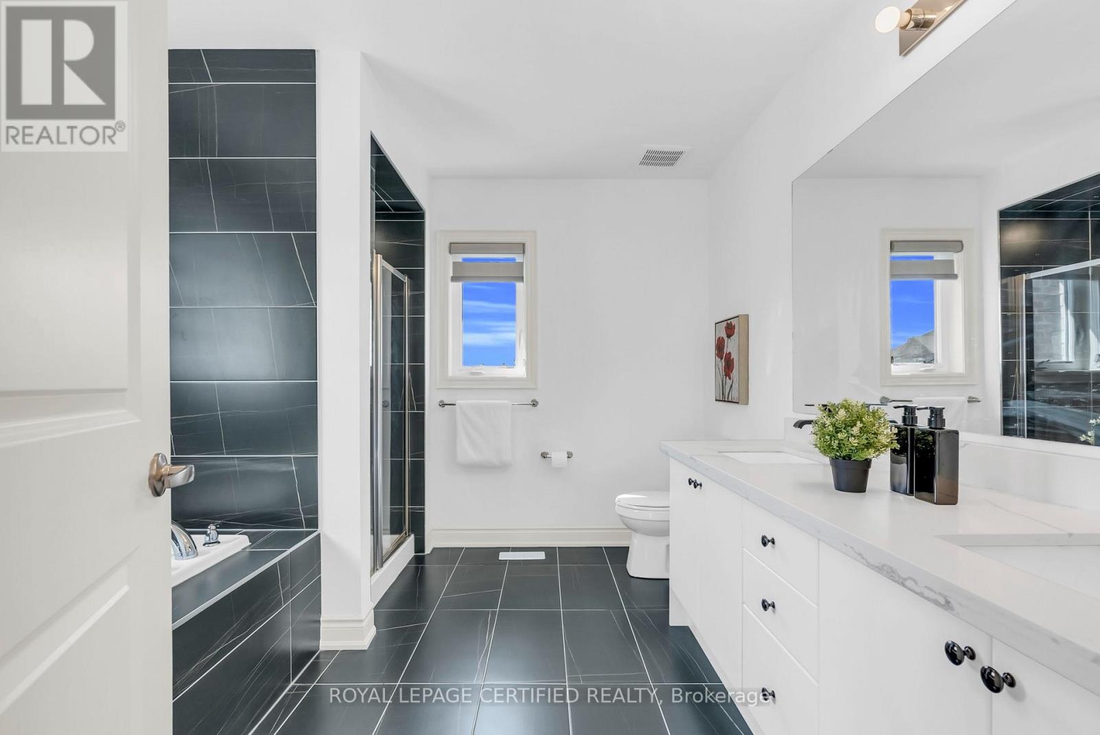 4072 Hillsborough Crescent, Oakville, Ontario  L6H 3P8 - Photo 35 - W13440590
