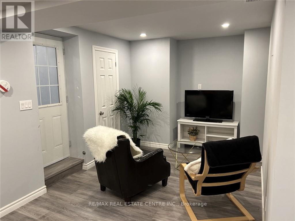 Bsmnt - 707 Mohawk Road, Hamilton, Ontario  L9G 2X1 - Photo 4 - X13440574
