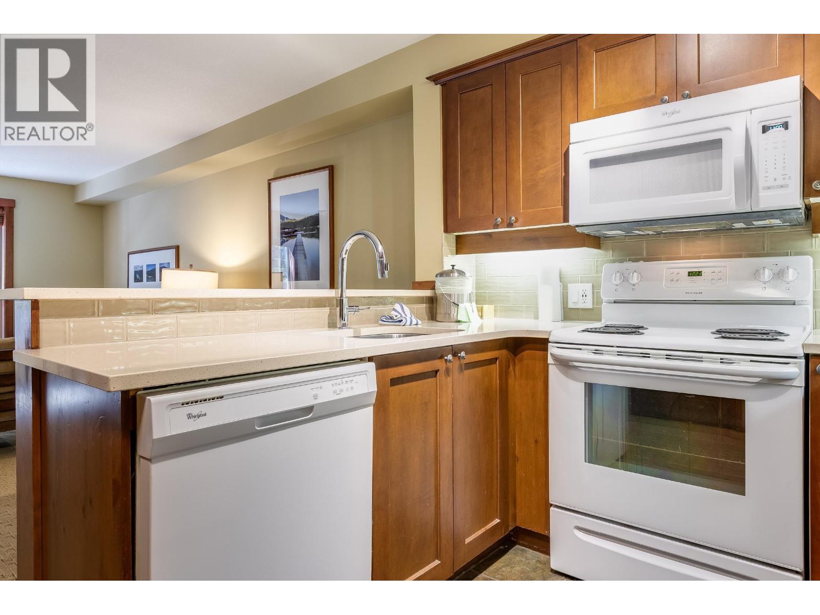 214g1 4653 Blackcomb Way, Whistler, British Columbia  V8E 0Y9 - Photo 12 - R3135626