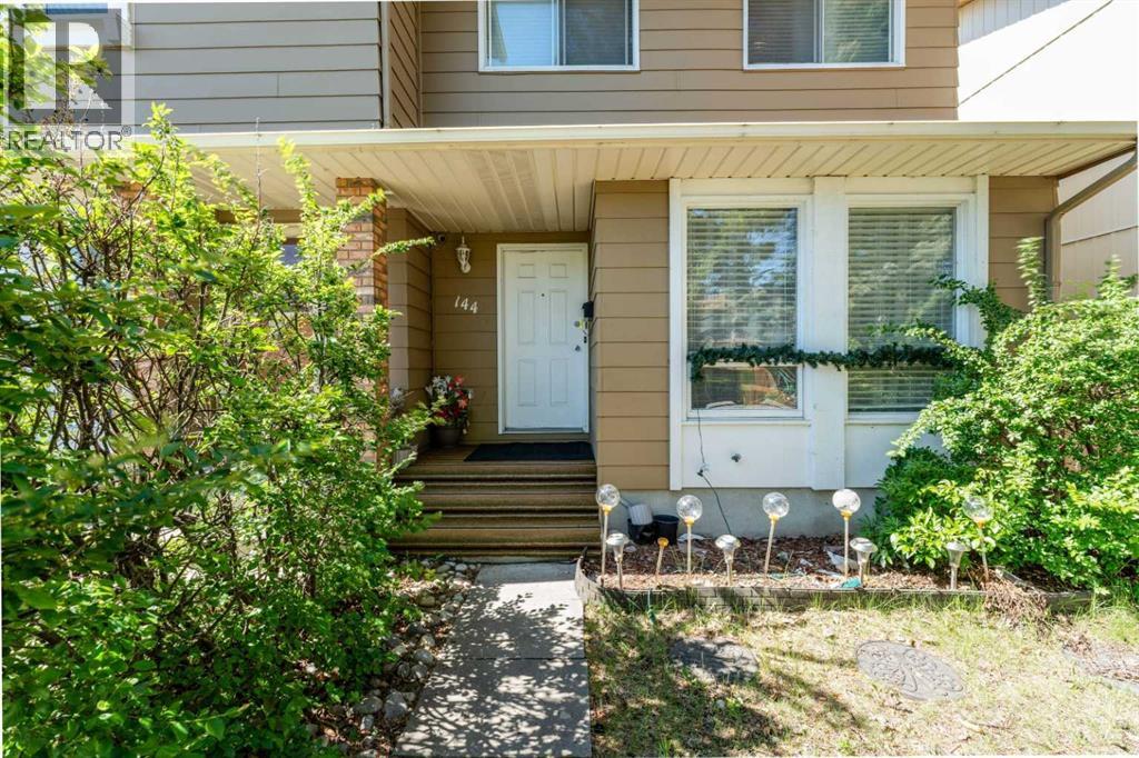 144 Midbend Place Se, Calgary, Alberta  T2X 2J6 - Photo 3 - A2318647