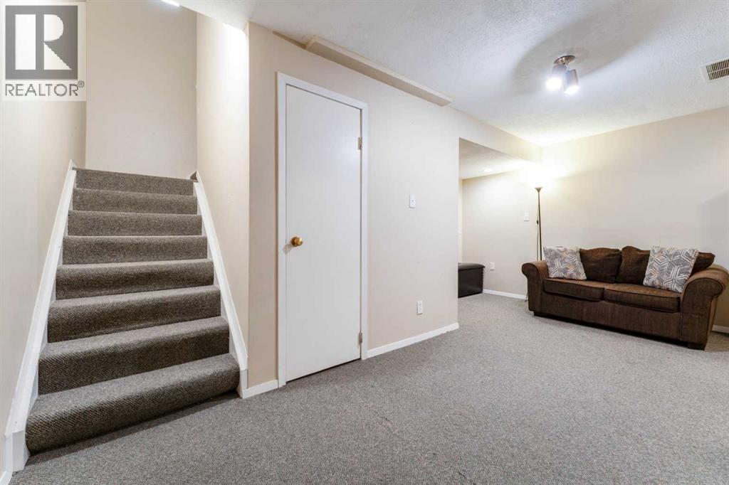 144 Midbend Place Se, Calgary, Alberta  T2X 2J6 - Photo 23 - A2318647