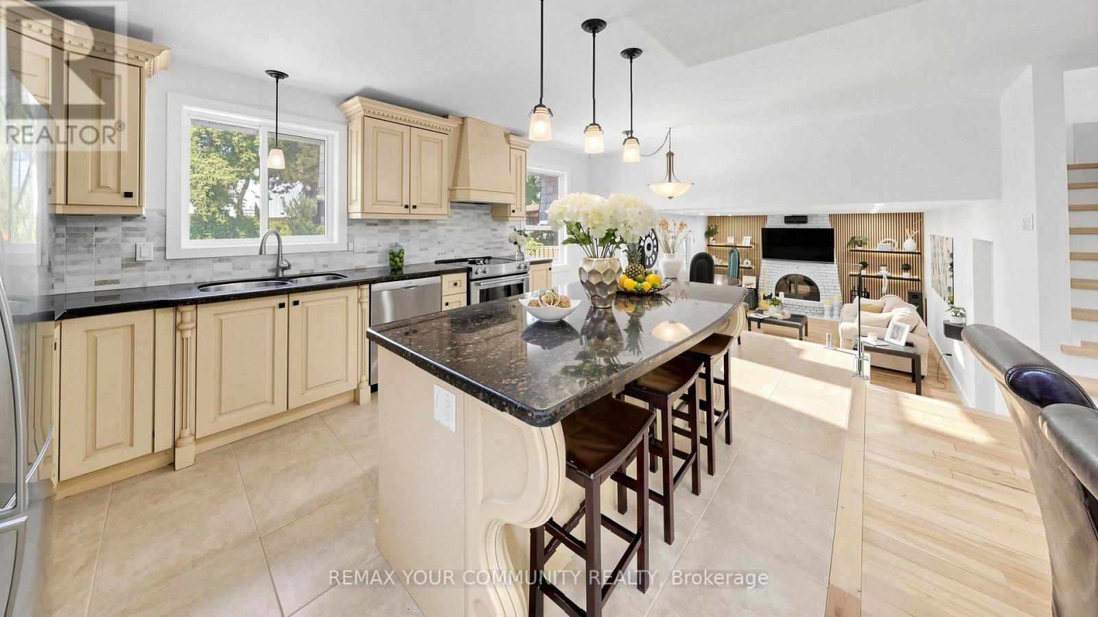 5 Coral Harbour Crescent, Markham, Ontario  L3T 2Z8 - Photo 9 - N13421064