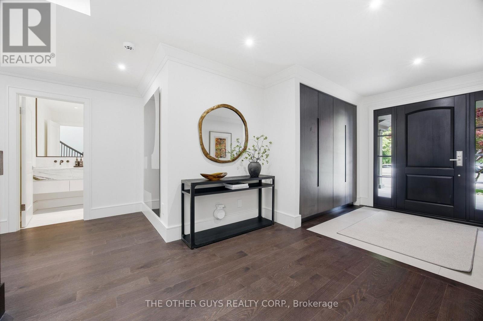 18 Chipstead Road, Toronto, Ontario  M3B 3E6 - Photo 3 - C13440660