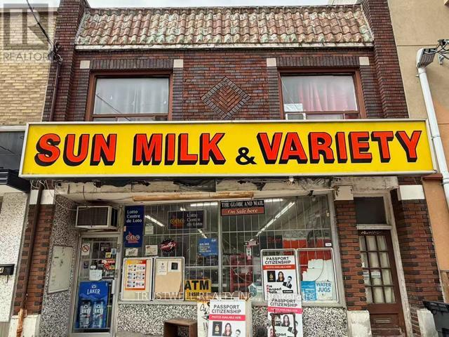 226 VAUGHAN ROAD, Toronto, Ontario