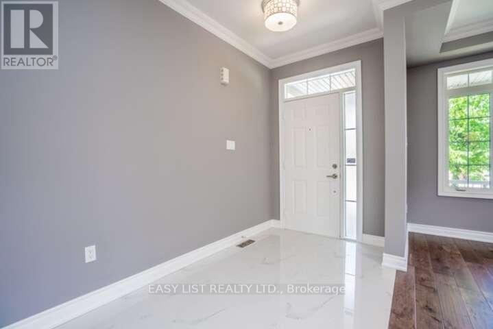350 Coachwhip Trail, Newmarket (Woodland Hill), Ontario  L3X 2R6 - Photo 2 - N13440716