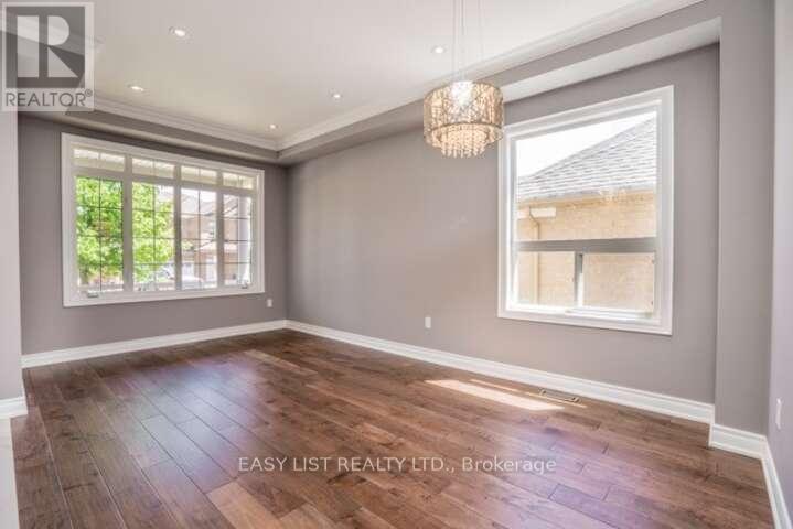 350 Coachwhip Trail, Newmarket (Woodland Hill), Ontario  L3X 2R6 - Photo 3 - N13440716