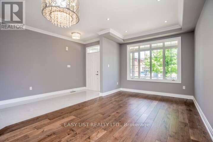 350 Coachwhip Trail, Newmarket (Woodland Hill), Ontario  L3X 2R6 - Photo 4 - N13440716