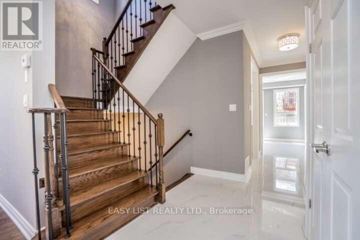 350 Coachwhip Trail, Newmarket (Woodland Hill), Ontario  L3X 2R6 - Photo 6 - N13440716