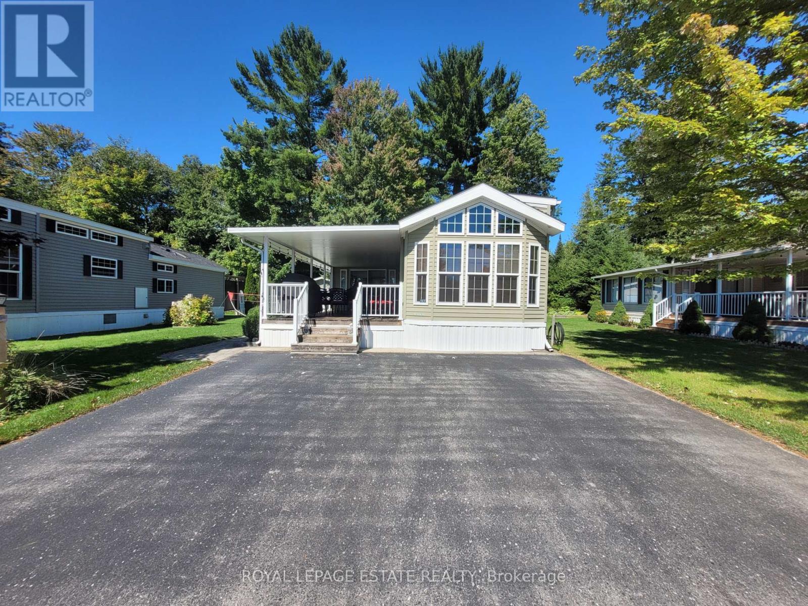 127 Madawaska Trail, Wasaga Beach, Ontario  L9Z 1X7 - Photo 2 - S13440686