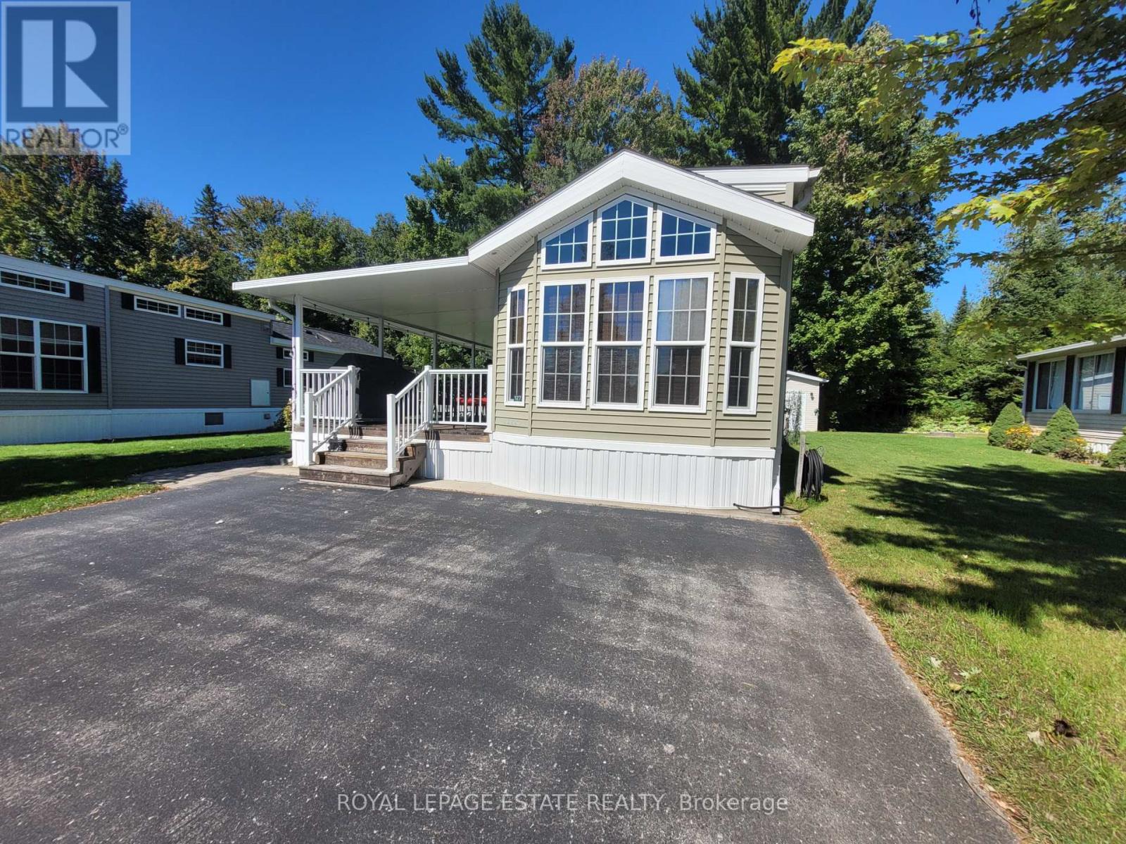 127 Madawaska Trail, Wasaga Beach, Ontario  L9Z 1X7 - Photo 3 - S13440686