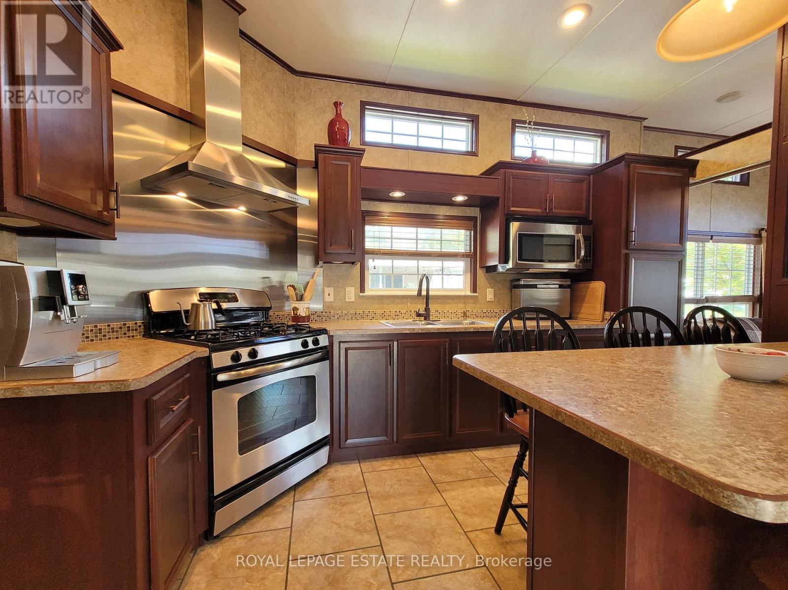 127 Madawaska Trail, Wasaga Beach, Ontario  L9Z 1X7 - Photo 9 - S13440686