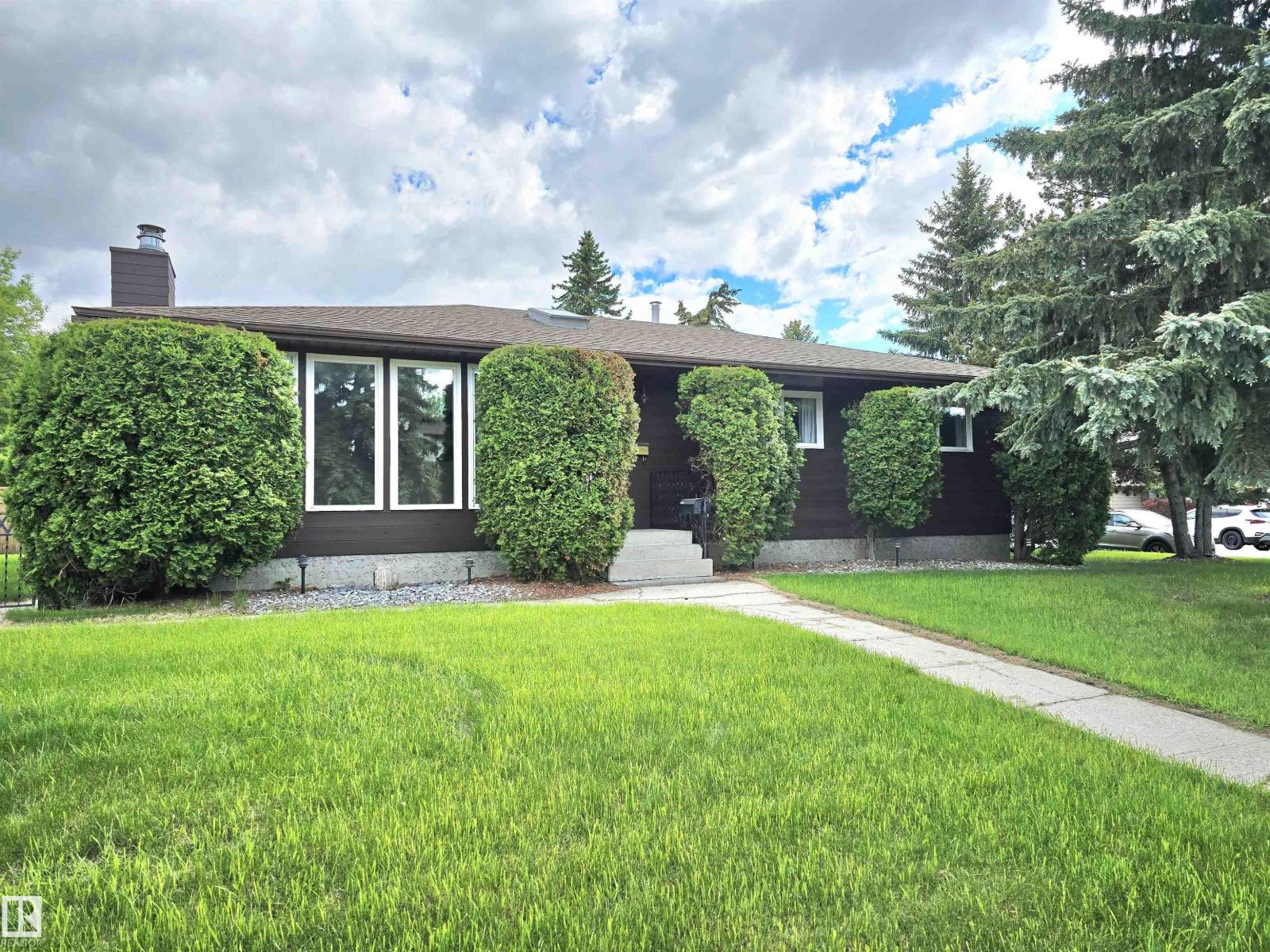 66 Miller Av, Spruce Grove, Alberta  T7X 2Y3 - Photo 1 - E4493557