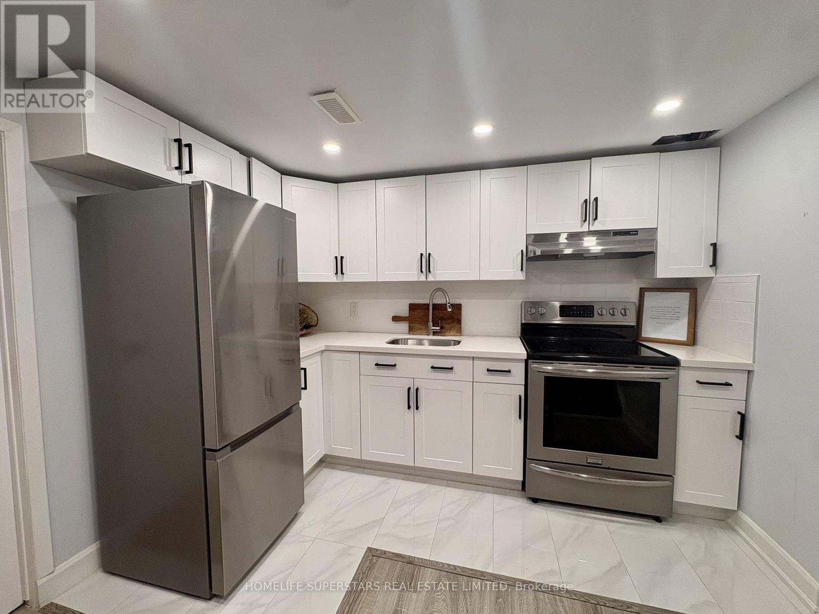 77 Horning Drive E, Hamilton, Ontario  L9C 6L2 - Photo 19 - X13435264