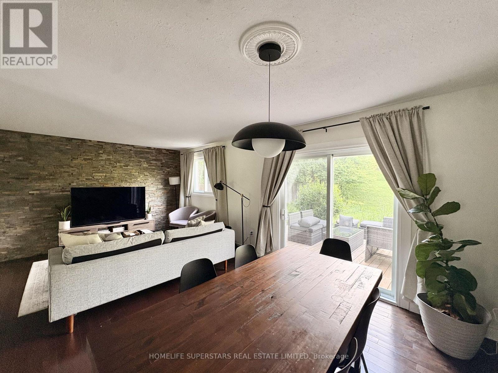 77 Horning Drive E, Hamilton, Ontario  L9C 6L2 - Photo 8 - X13435264