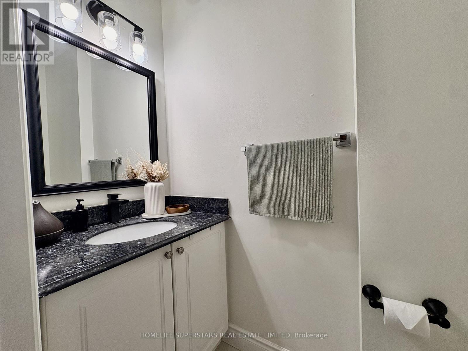 77 Horning Drive E, Hamilton, Ontario  L9C 6L2 - Photo 5 - X13435264