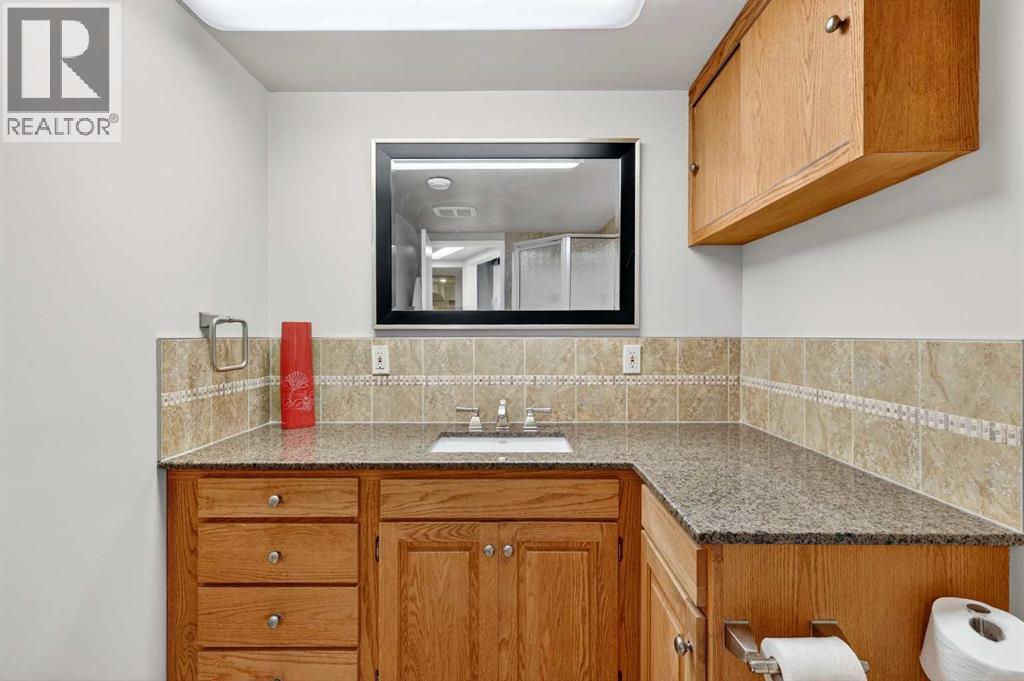 10640 Oakmoor Way Sw, Calgary, Alberta  T2W 2H8 - Photo 34 - A2317861
