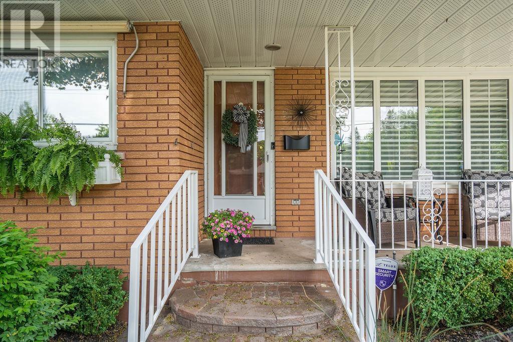 290 Shannon Rd, Sault Ste. Marie, Ontario  P6A 4K5 - Photo 4 - SM261435