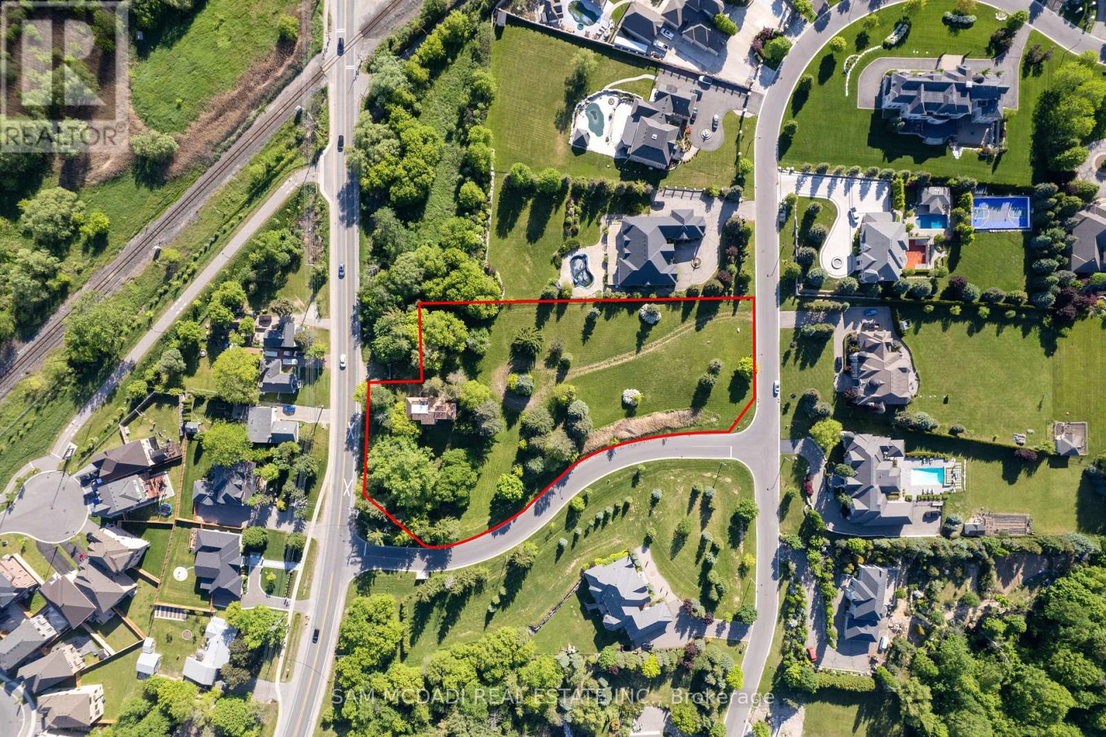10 & 16 Richard Lovat & Charles Cooper Court, Vaughan, Ontario L0J 1C0 - Photo 15 - N13422040