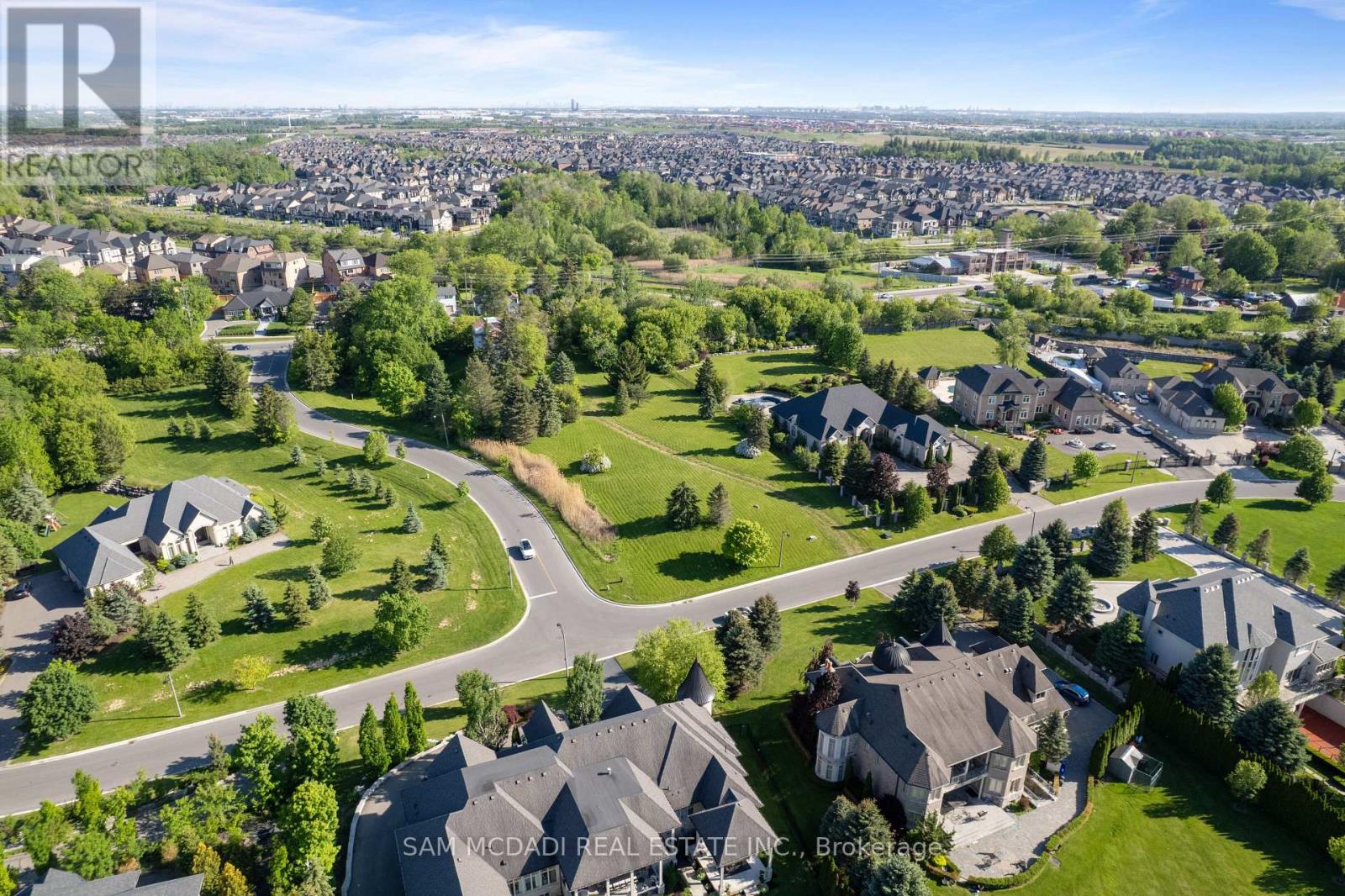 16 Charles Cooper Court, Vaughan, Ontario  L0J 1C0 - Photo 6 - N13422050