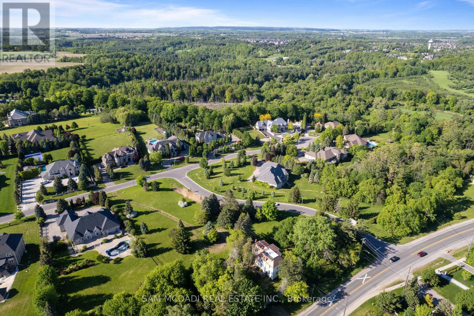 10 & 16 Richard Lovat & Charles Cooper Court, Vaughan, Ontario L0J 1C0 - Photo 14 - N13422040