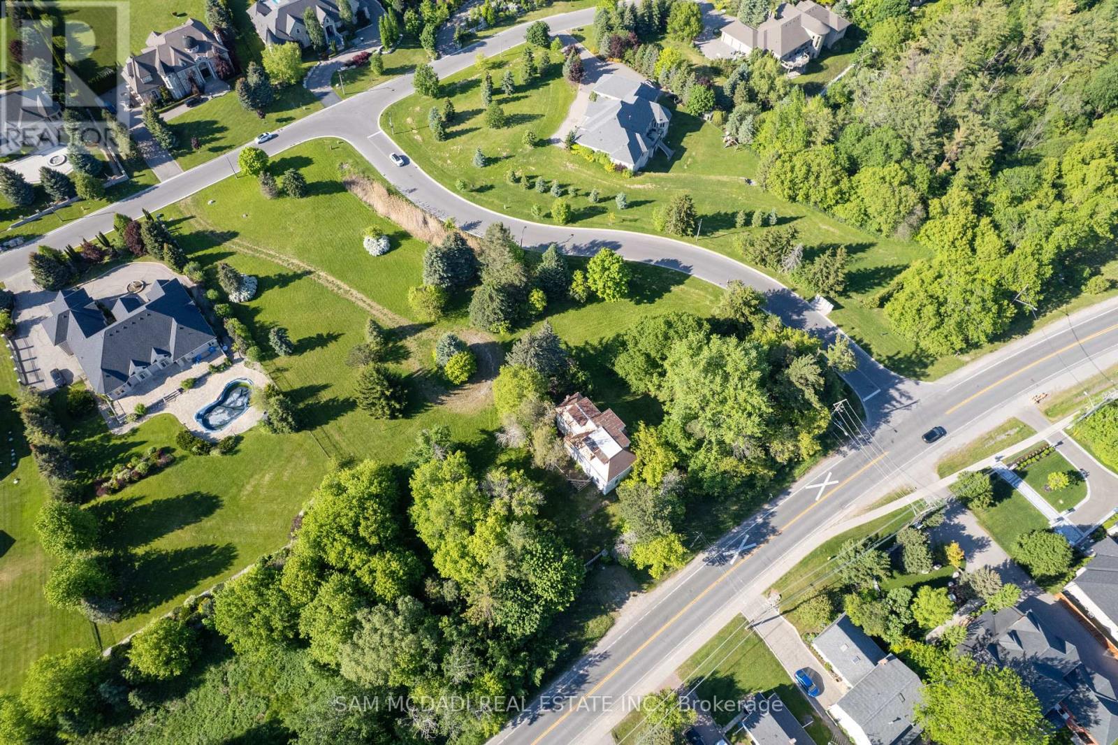 10 & 16 Richard Lovat & Charles Cooper Court, Vaughan, Ontario L0J 1C0 - Photo 8 - N13422040