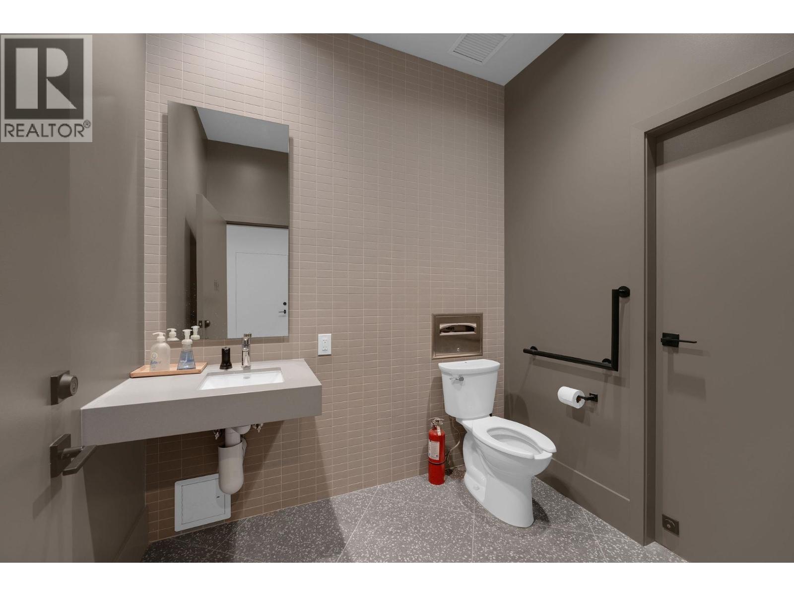 101 & 103 511 Clarke Road, Coquitlam, British Columbia  V3J 0J1 - Photo 30 - C8079604