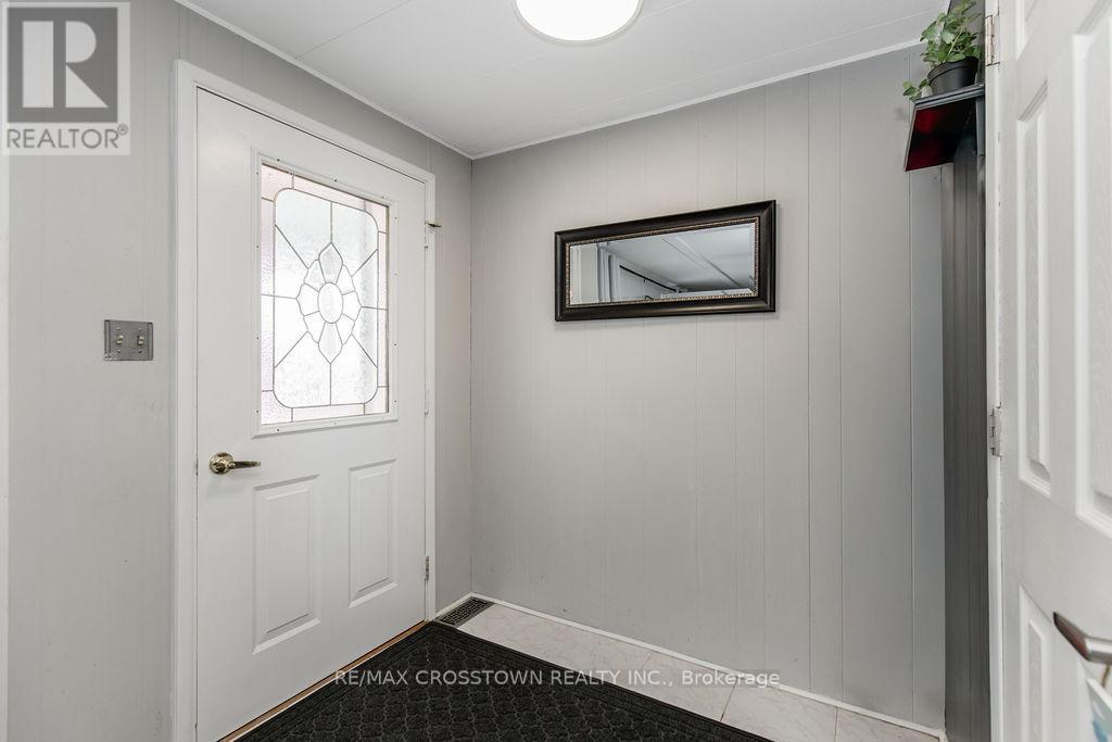 3 Fairbirch Court, Innisfil, Ontario L9S 1R2 - Photo 2 - N13440796