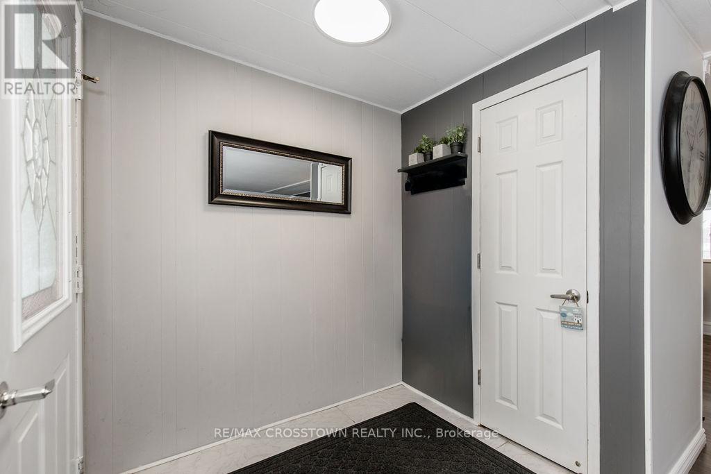 3 Fairbirch Court, Innisfil, Ontario L9S 1R2 - Photo 3 - N13440796