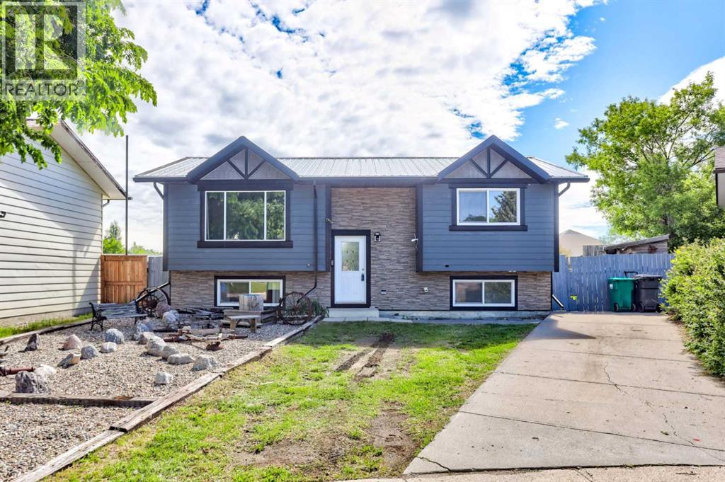 162 Pensacola Court W, Lethbridge, Alberta  T1K 4R6 - Photo 2 - A2319967