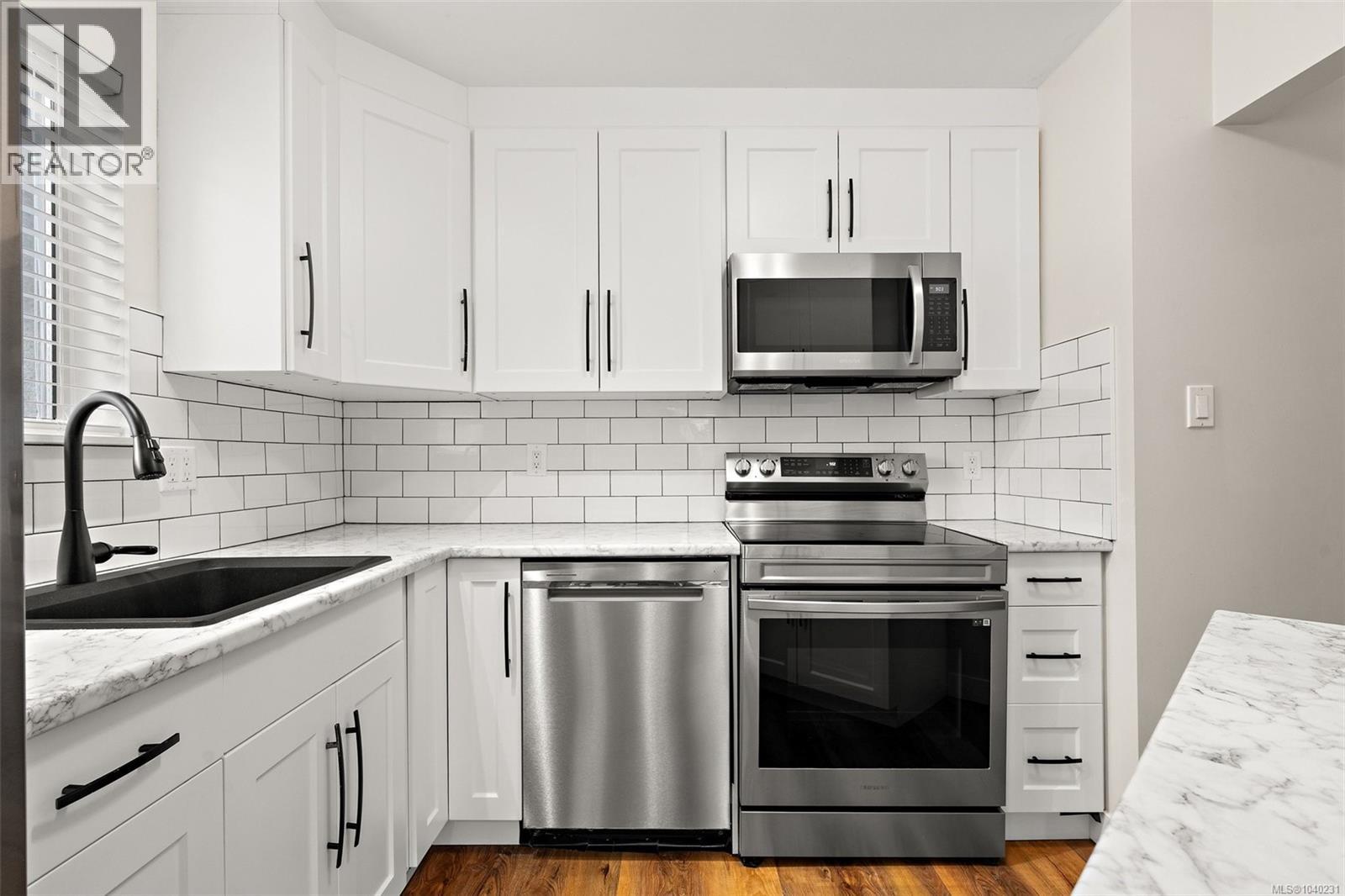 52 2070 Amelia Ave, Sidney, British Columbia