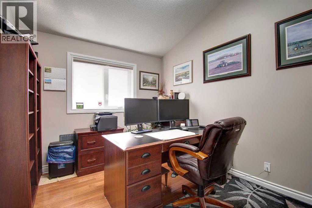 242 Kingsbury View Se, Airdrie, Alberta T4A 0E6 - Photo 18 - A2317914