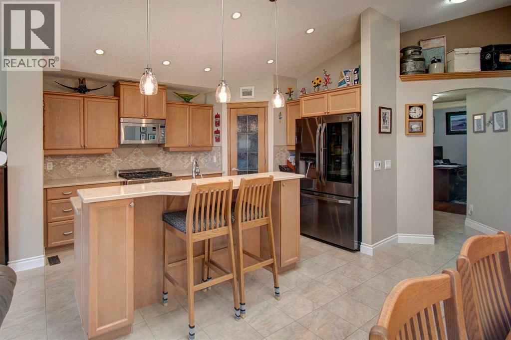 242 Kingsbury View Se, Airdrie, Alberta T4A 0E6 - Photo 17 - A2317914
