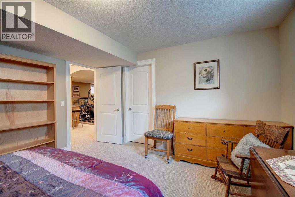 242 Kingsbury View Se, Airdrie, Alberta T4A 0E6 - Photo 32 - A2317914