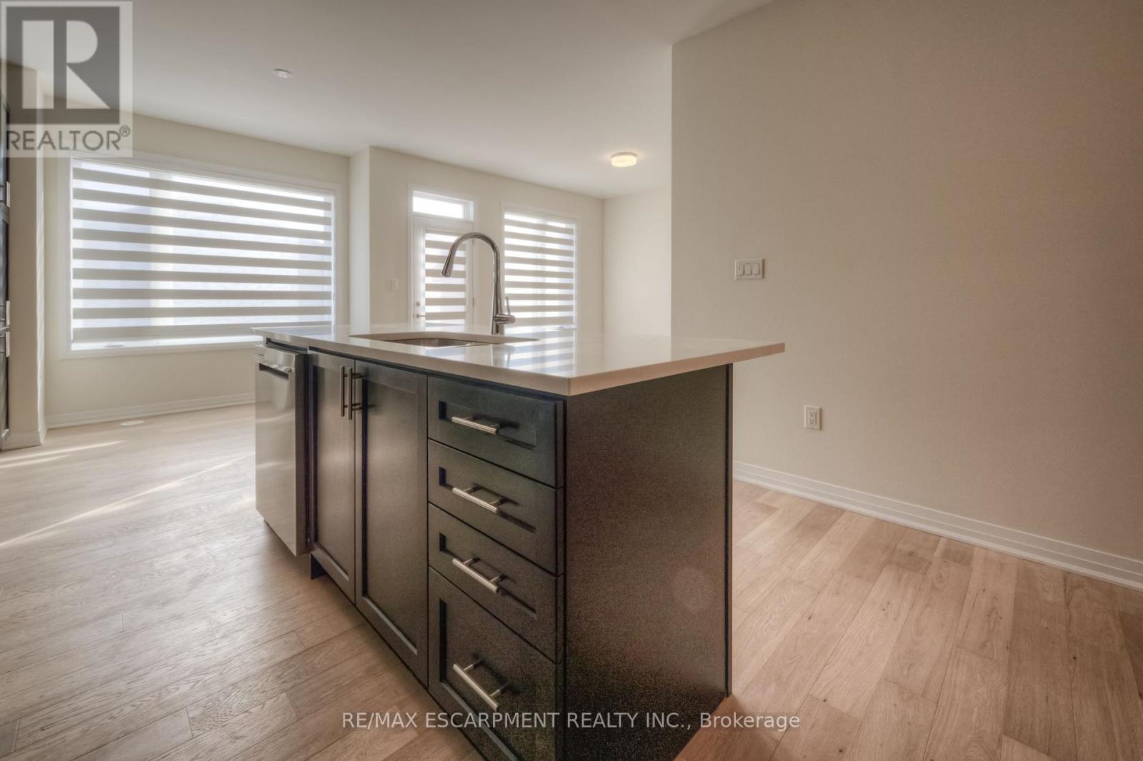104 Settlers Road E, Oakville, Ontario L6H 7W5 - Photo 10 - W13440748