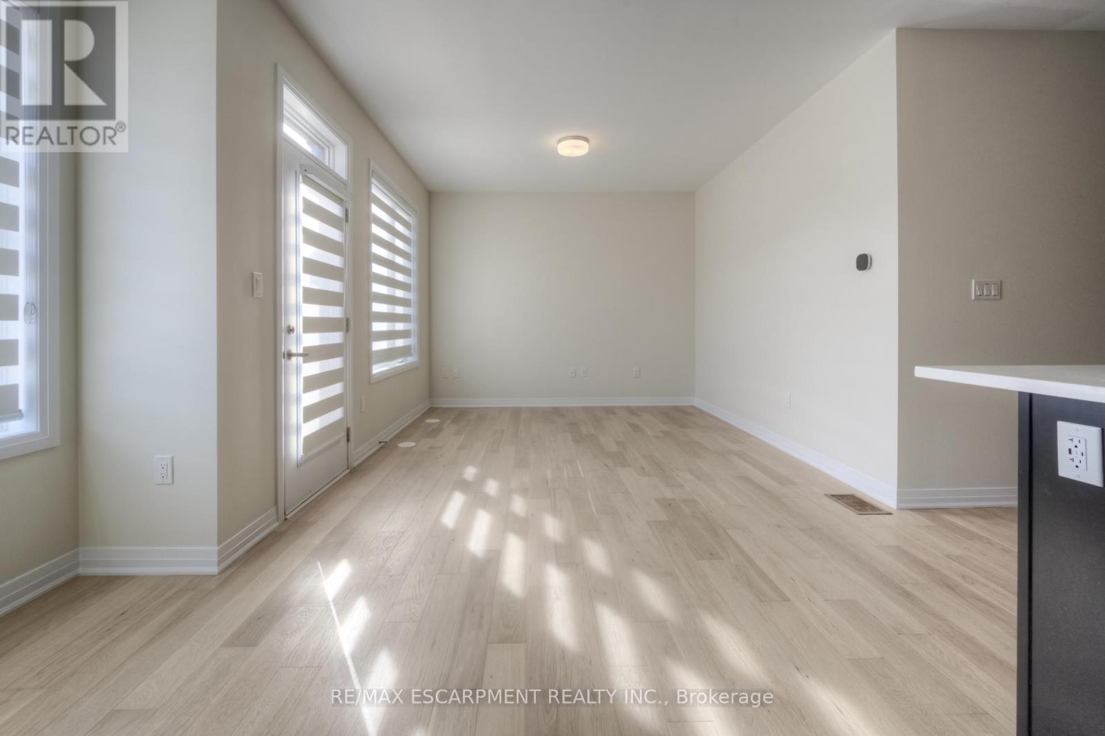 104 Settlers Road E, Oakville, Ontario L6H 7W5 - Photo 12 - W13440748