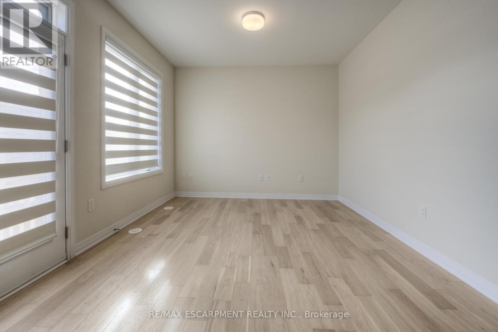 104 Settlers Road E, Oakville, Ontario L6H 7W5 - Photo 13 - W13440748